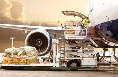国际空运重塑了全球供应链的格局，更促进了国际贸易的繁荣